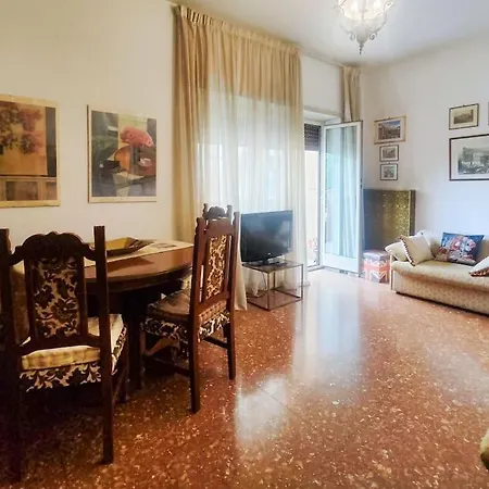 Elegante Casa Vacanza A Roma